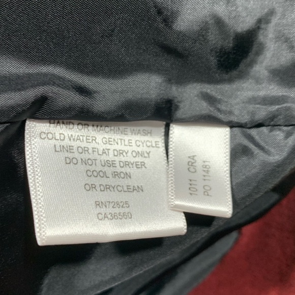 EUC Carnoustie Golf Vest Maroon With Elephant Medium - Picture 4 of 6